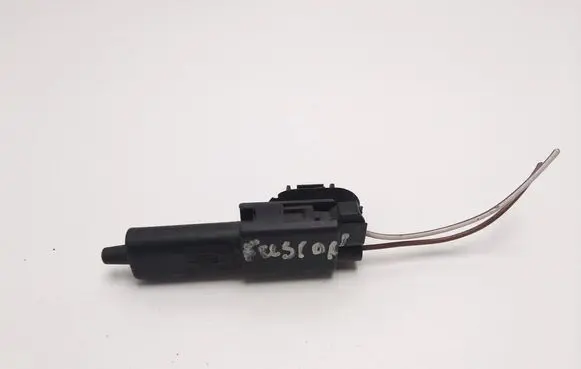 Ford Fusion Outside/external air temperature sensor T00952200
