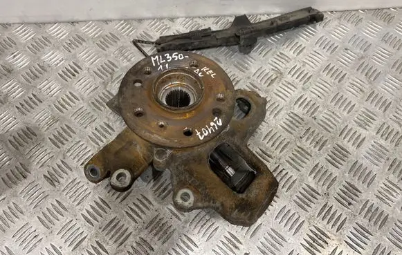 Mercedes-Benz ML W166 Rear wheel hub A1663570135