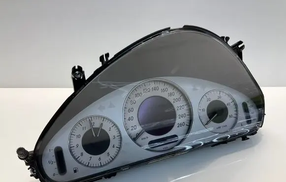 Mercedes-Benz E W211 Speedometer (instrument cluster) A2115405711 110080250015 2115405711