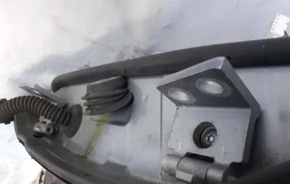 Peugeot 607 Rear door lower hinge