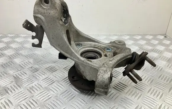 Volkswagen PASSAT B8 Front wheel hub 5Q0407257C