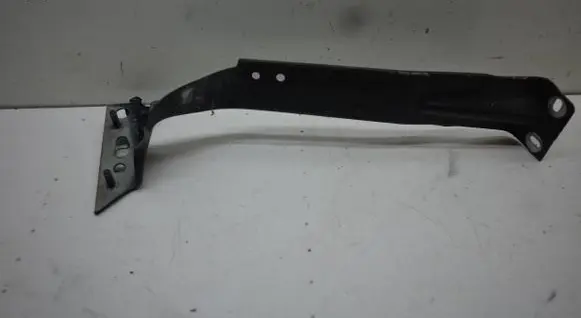 Audi A4 S4 B8 8K Fender mounting bracket 8K0821136