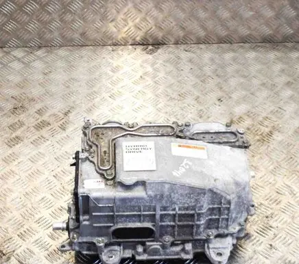 Toyota Yaris Voltage converter inverter G920052030