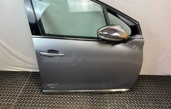 Peugeot 2008 I Front door