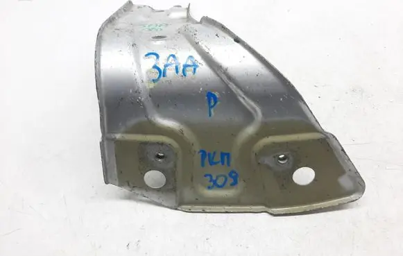Volkswagen PASSAT B7 Fender mounting bracket 3AA821142