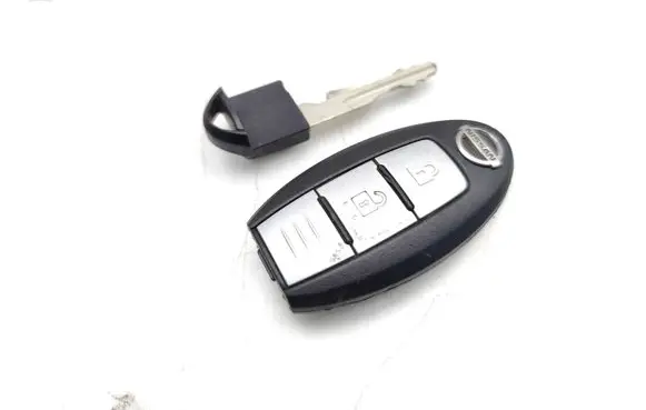 Nissan Qashqai Ignition key/card S180144102 2012DJ6167