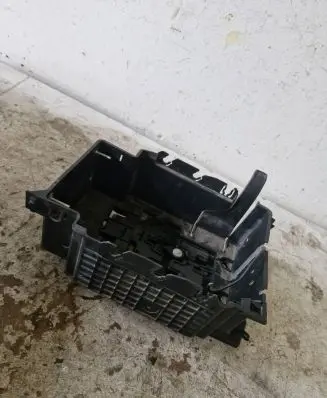Citroen C3 Battery tray 