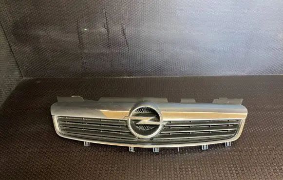 Opel Zafira B Front bumper upper radiator grill 13150867 13150868 13136136