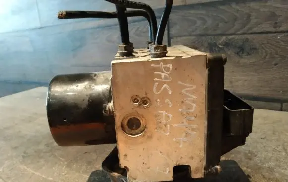 Volkswagen PASSAT B6 ABS Pump 3C0614109A