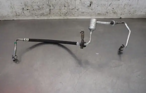 Infiniti M Air conditioning (A/C) pipe/hose