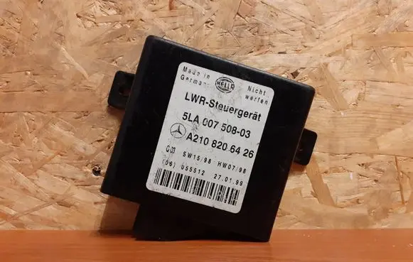 Mercedes-Benz E W210 Light module LCM 5LA00750803 A2108206426