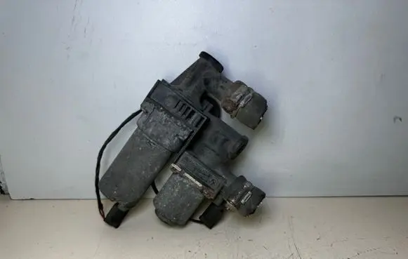 BMW 3 E46 Coolant heater control valve 64118369807 8369807 1147412149