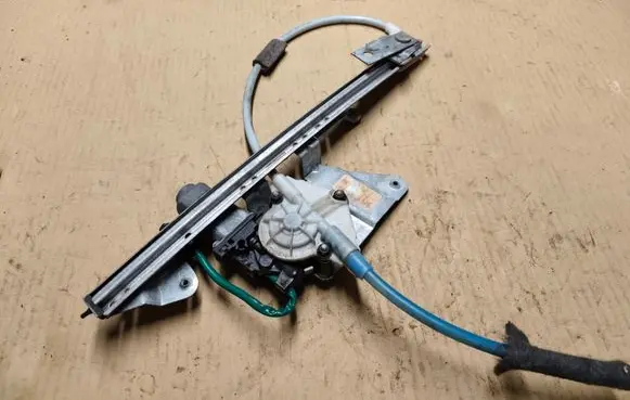 Jeep Cherokee XJ Rear door window regulator with motor