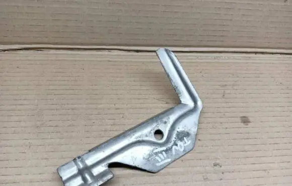 Battery bracket