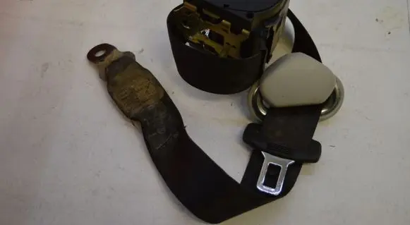 Volkswagen Polo III 6N 6N2 6NF Rear seatbelt 6N0857805