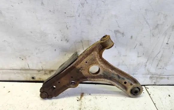 Volkswagen Golf III Front lower control arm/wishbone