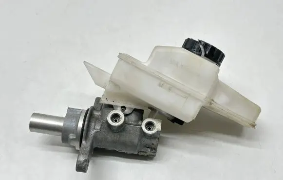 Toyota Yaris Cross Master brake cylinder 853560 0204850452