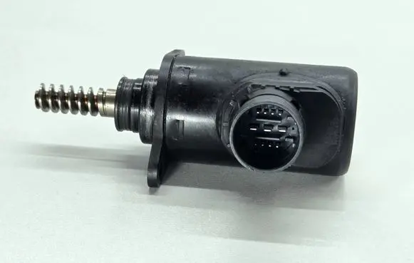 BMW M5 F90 other engine part 7631574 11377631574