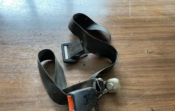 Audi 80 90 B3 Middle seatbelt (rear) 