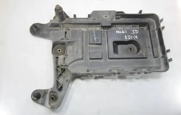 Volkswagen Golf V Battery tray 1KM915333