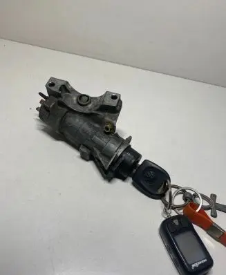 Volkswagen Golf IV Ignition lock 4B0905851B