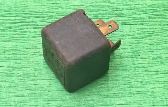 Opel Kadett E Other relay 3440489 85328 661130