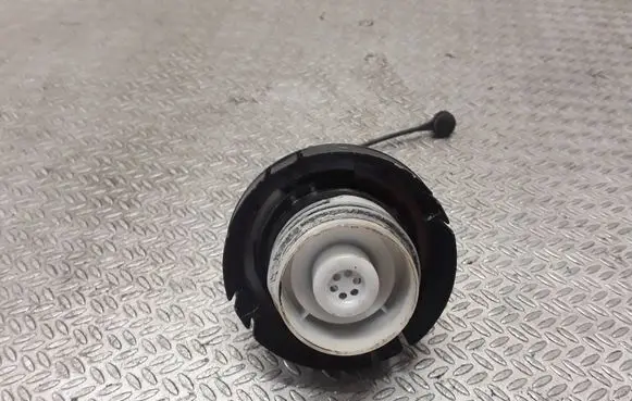 Mazda 6 Fuel tank filler cap 