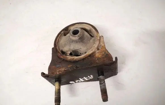 Toyota RAV 4 (XA20) Engine mount bracket