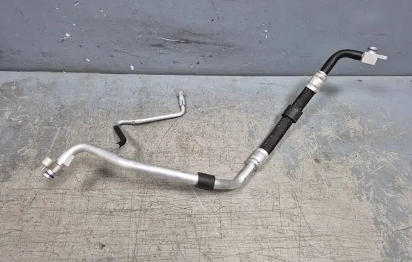 Audi RS Q8 Air conditioning (A/C) pipe/hose 4M1816740N