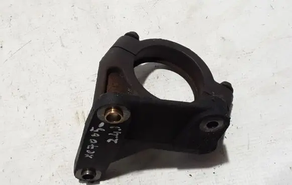 Volvo XC70 Driveshaft support bearing bracket 9143465