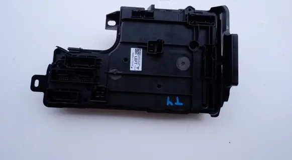 Tesla Model Y Comfort/convenience module 149784739D PGT22241A05844