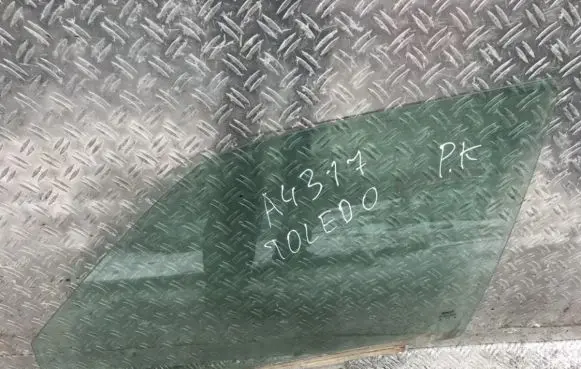 Seat Toledo I (1L) Front door window glass four-door