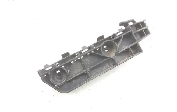 Honda CR-V Front bumper mounting bracket