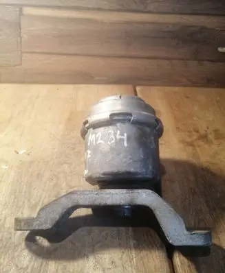 Ford S-MAX Engine mount bracket