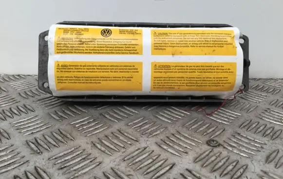 Volkswagen Touran I Passenger airbag 1T0880204A 0021H064902 1001661
