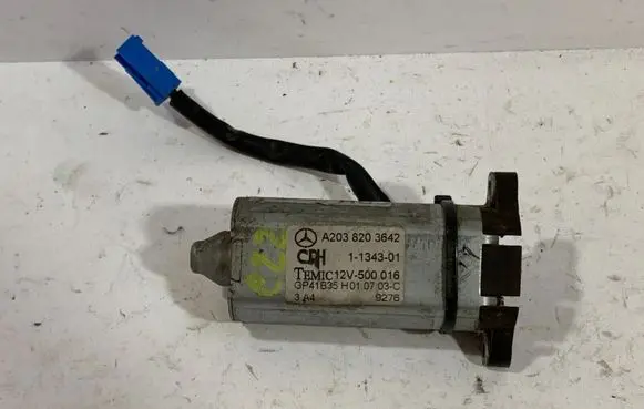 Mercedes-Benz C W203 Seat adjustment motor A2038203642