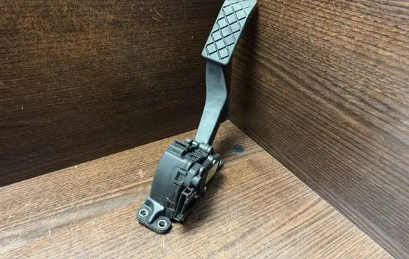 Volkswagen Transporter - Caravelle T5 Accelerator throttle pedal 7H1723503J 6PV00849632