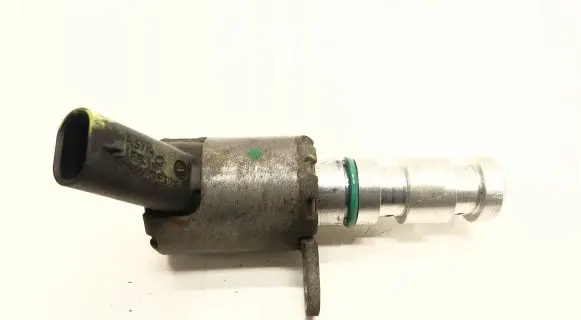 Ford Fiesta Oil pressure sensor CM5G6C880CA