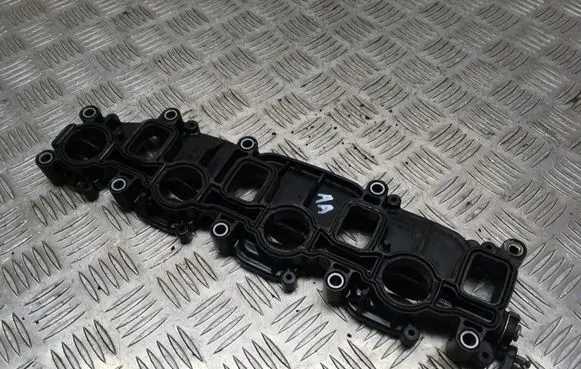 Volkswagen Tiguan Intake manifold 1024113S01