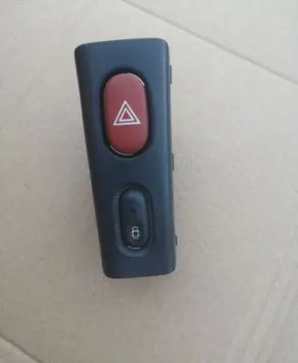 Renault Laguna I Hazard light switch 822955
