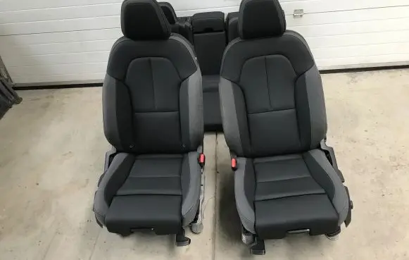 Seat set