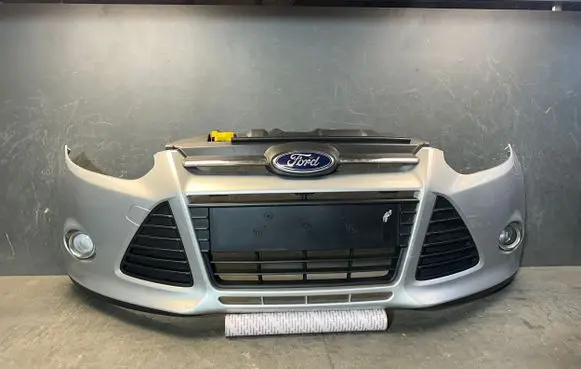 Ford Focus Front bumper BM5117757A BM5117E778AH