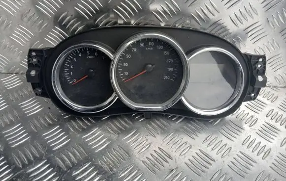 Dacia Sandero Speedometer (instrument cluster) 0002970308 2131255