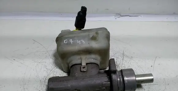 Master brake cylinder