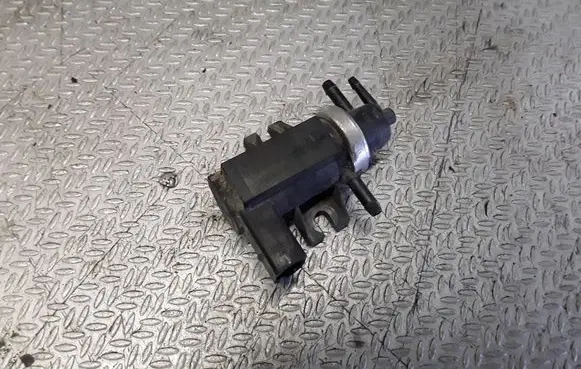 Audi A4 S4 B6 8E 8H Turbo solenoid valve 1J0906627