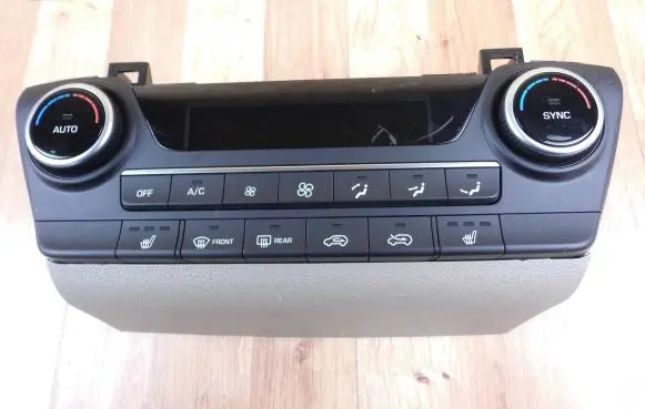Hyundai Tucson TL Climate control unit 97250D3XXX 97250D7FD0