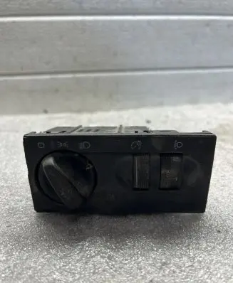 Volkswagen Golf III Light switch 1H6941531N