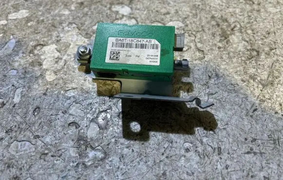 Ford Fiesta Aerial antenna amplifier BA6T18C847AB 20161206