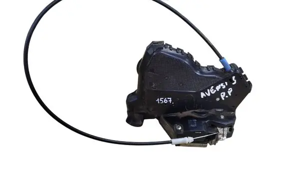 Toyota Avensis T250 Front door lock 