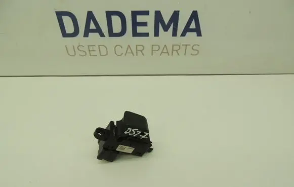 Nissan Qashqai Electric window control switch 25411JD000 DS17